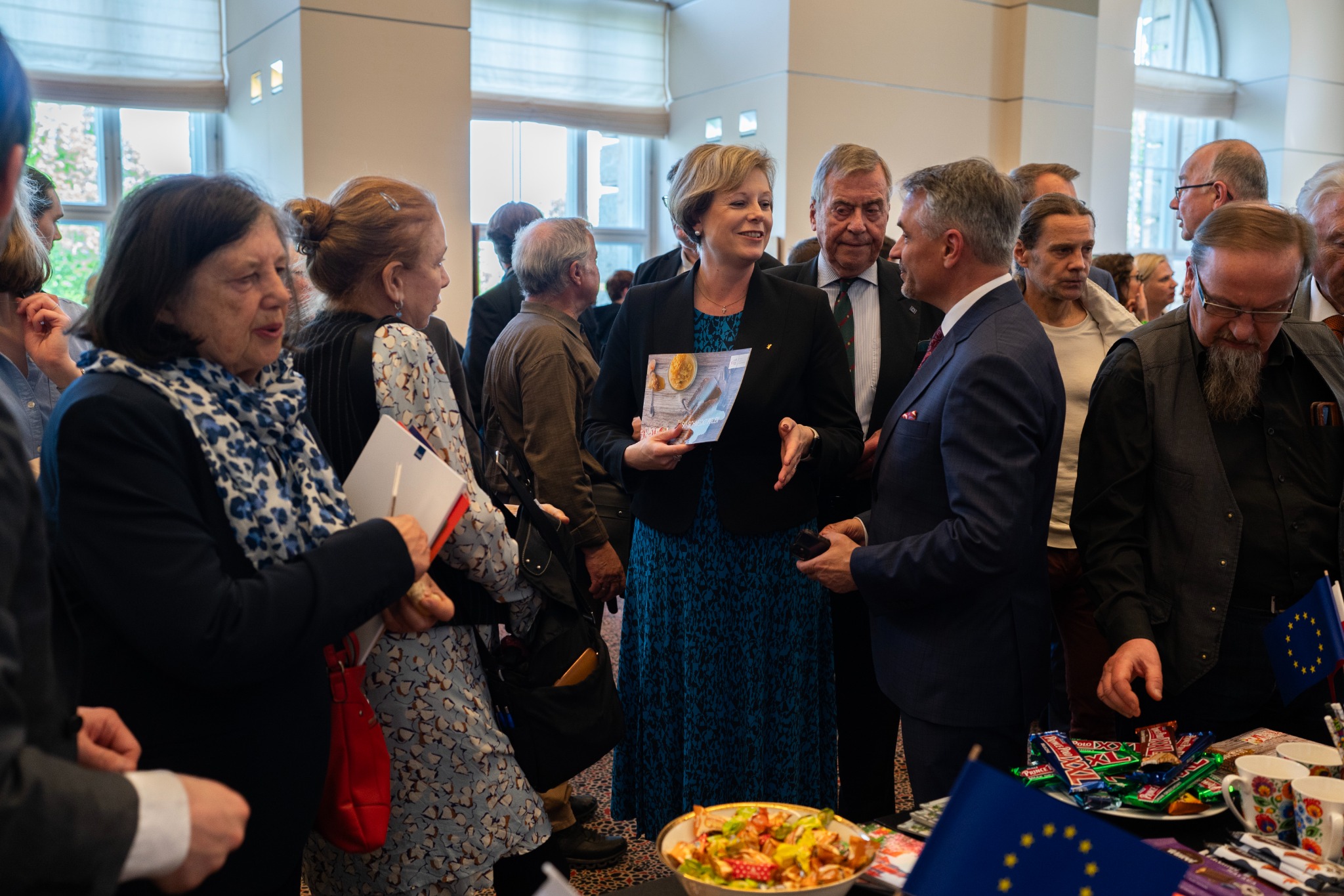 02af6aef-a2ff-4c1a-874a-d575076a9e0f