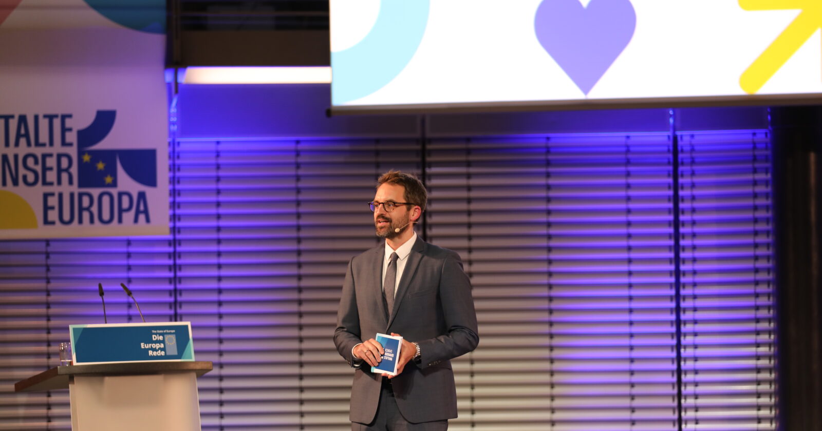 Moderation als Demokratie-Handwerk: EAB-Studienleiterinnen trainieren mit Daniel Finger