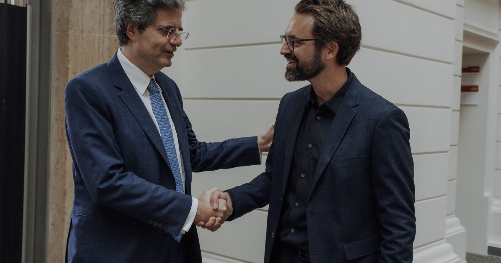 Gleiche Buslinie, gemeinsame Ideen – die EAB und das Institut français Berlin