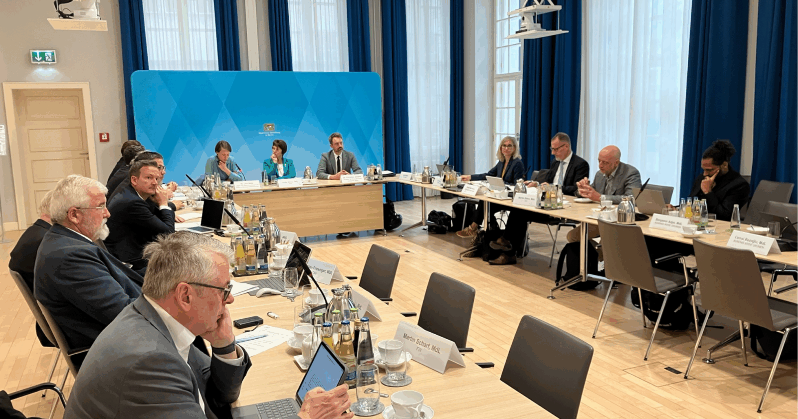 Tschechien und Bayern — eine Beziehung mit Substanz Tschechien und Bayern — eine Beziehung mit Substanz