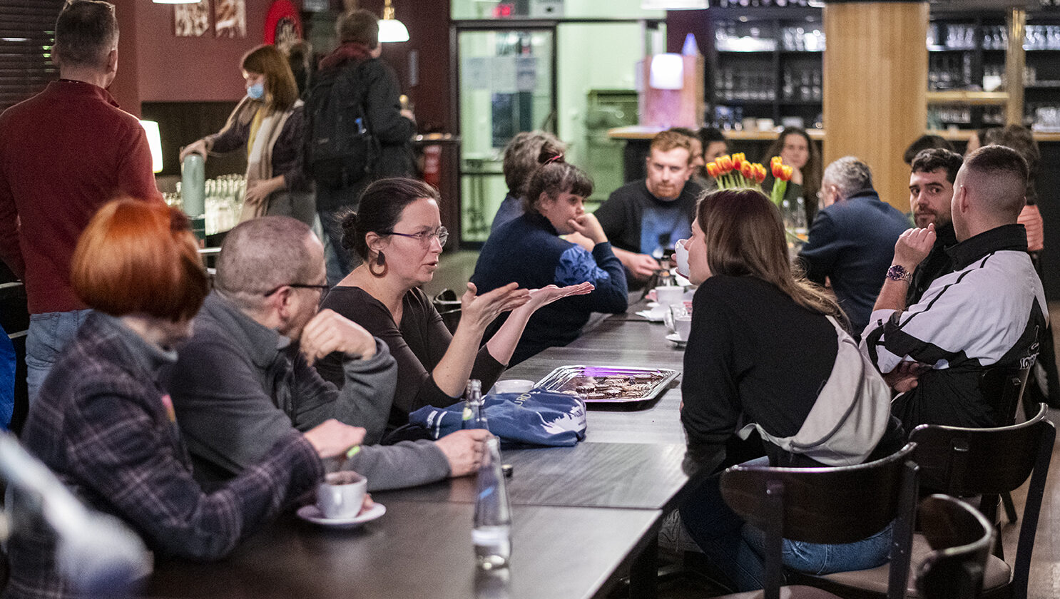Zehn Jahre lang hat der Kulturzug nicht nur Berlin und Wrocław verbunden, sondern auch neue Kontakte etabliert und beide Städte vielfältig vernetzt. Das Kulturforum ist eines dieser Formate, eine Austausch- und Arbeitsplattform zwischen der Europäischen Akademie Berlin, dem Wrocławski Instytut Kultury und dem Jeżyckie Centrum Kultury in Poznań.